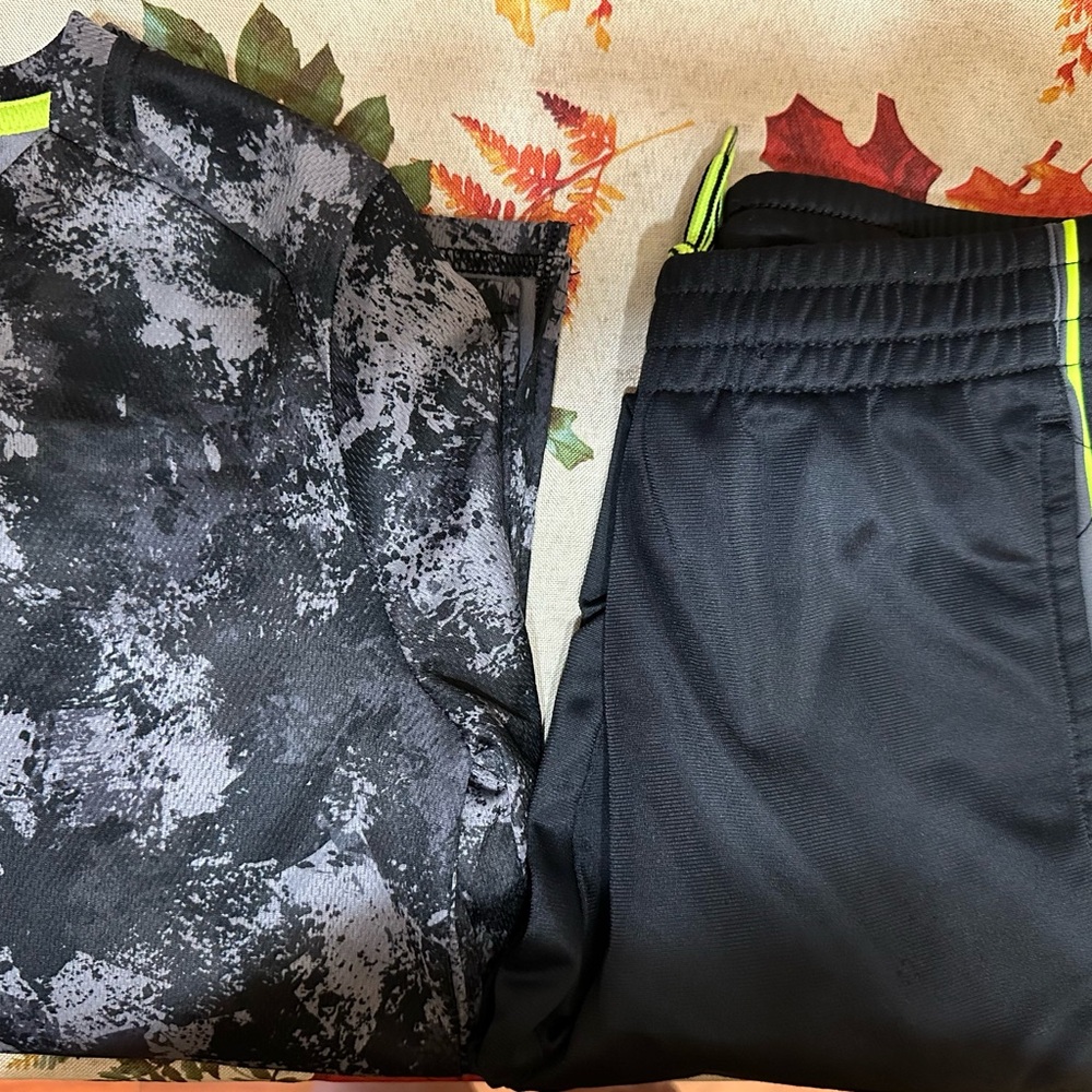 Boys clothing bundle lot. 10/12 youth - Picture 9 of 9